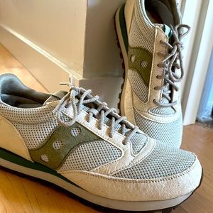 Saucony eco friendly! Sourced from pineapples and hemp for sustainability.